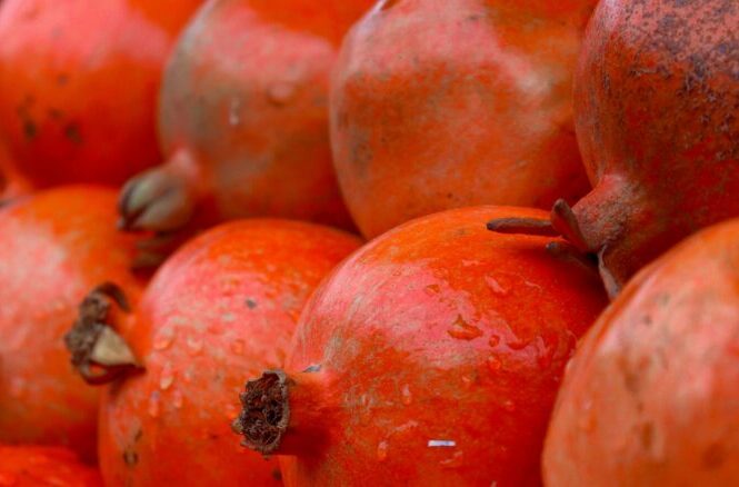 Pomegranate (Dadima) – Benefits, Uses, Remedies, Side Effects & Ayurvedic Perspective